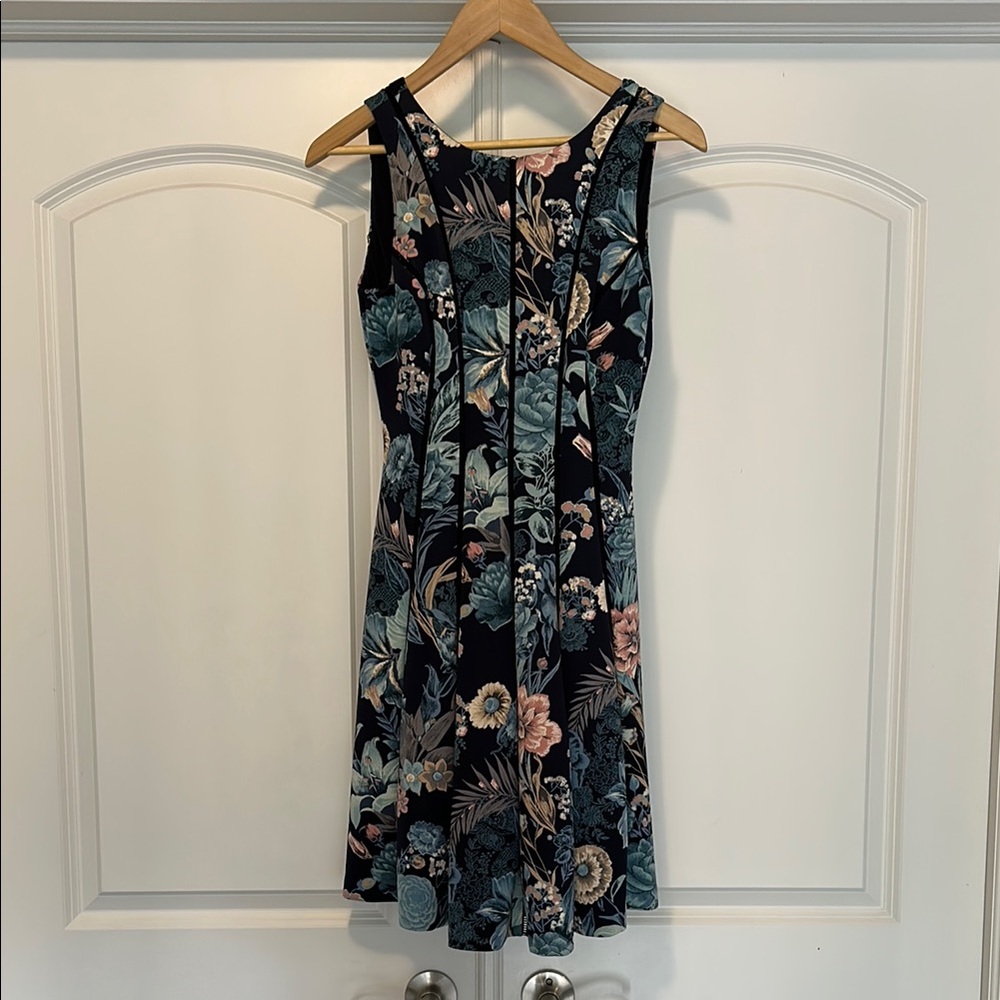 White House Black Market Women's Floral Fit Flare Dress Navy Blue Size 0 - NWT